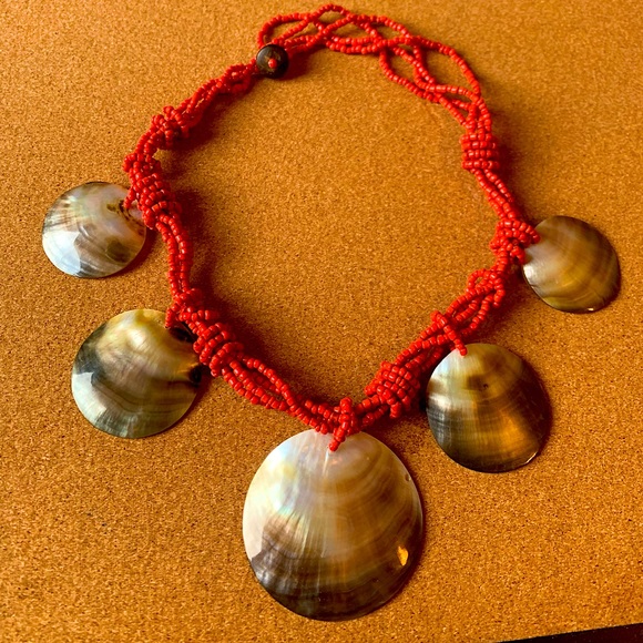 Australian Artisan-made Beaded Shell Necklace - Picture 1 of 2